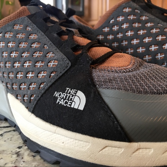 M The North Face Mountain Sneaker - Picture 2 of 8